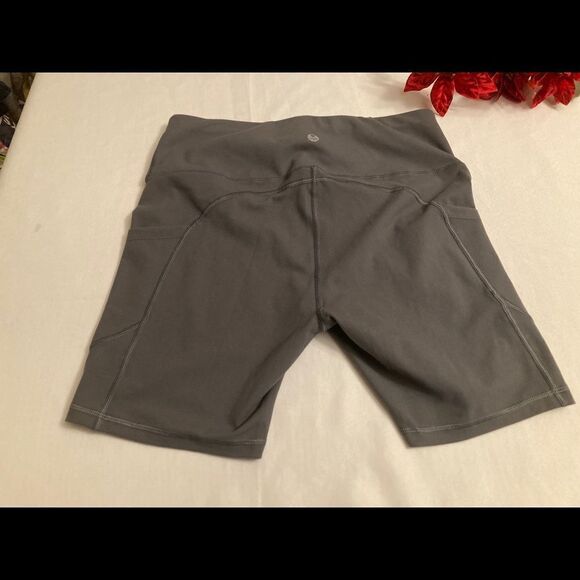 Luga Bike Shorts with Pocket - Picture 12 of 12